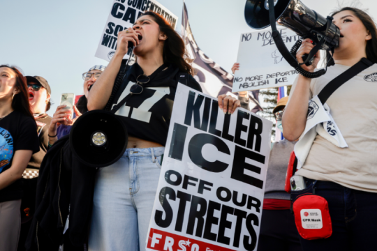 Η ICE έφυγε από τη Μινεσότα... και κυνηγάει πρόσφυγες στις ΗΠΑ